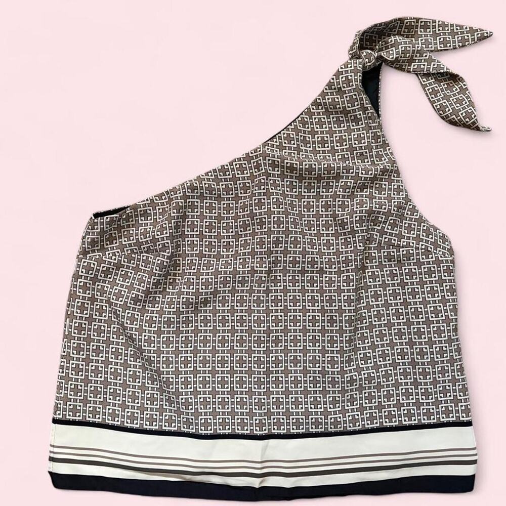 Abercrombie fitch whiteblack geometric top
